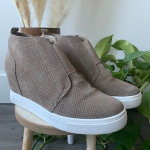Steve Madden Tan Suede Sneaker Wedges